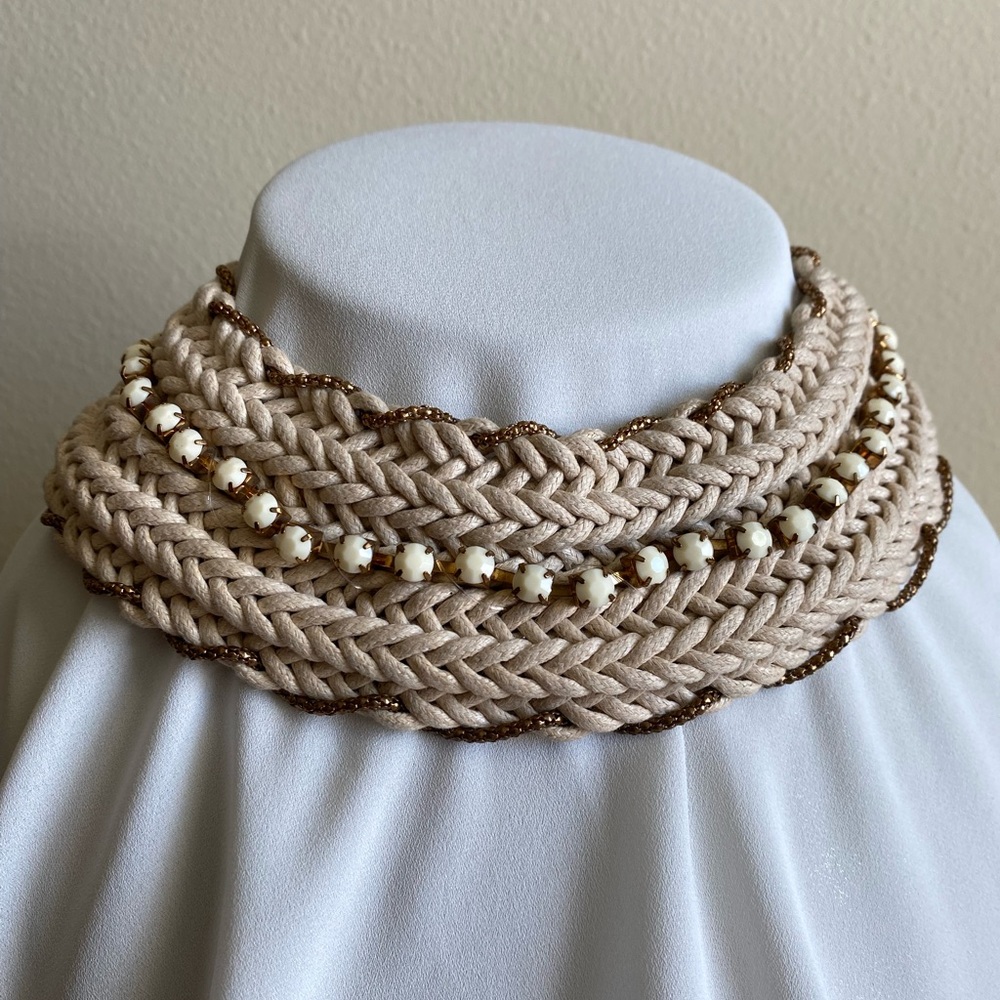 UNIQUE cream and goldtone with solid white stones, choker/collar style. 15-16” L